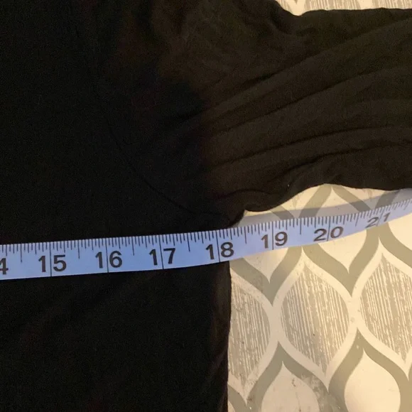 INC black t-shirt tunic with peekaboo v-neck. Sz L - Picture 5 of 6